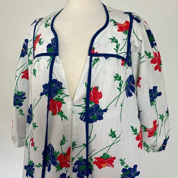 Vintage 70s Floral Tulip House Dress Nightgown Lord & Taylor // Size Medium - Picture 3 of 7